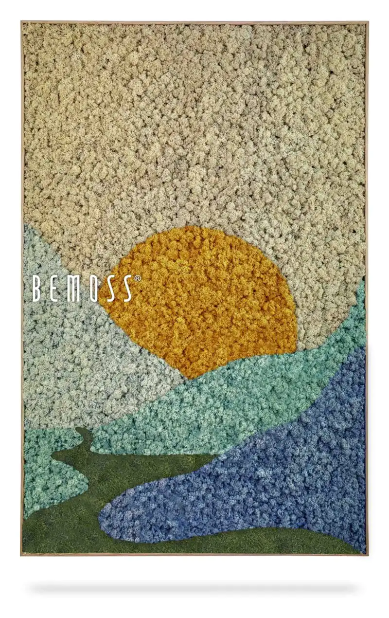 obraz hory so slnkom v pozadí a textom, na ktorom je napísané bermy machovy obraz, stabilizovany mach, machová stena, machová dekorácia