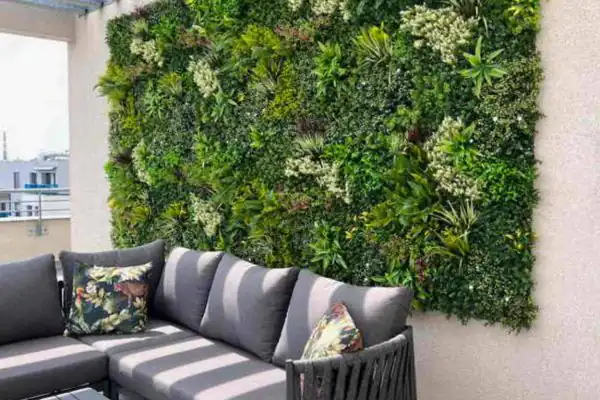 Umelá zelená stena na terase